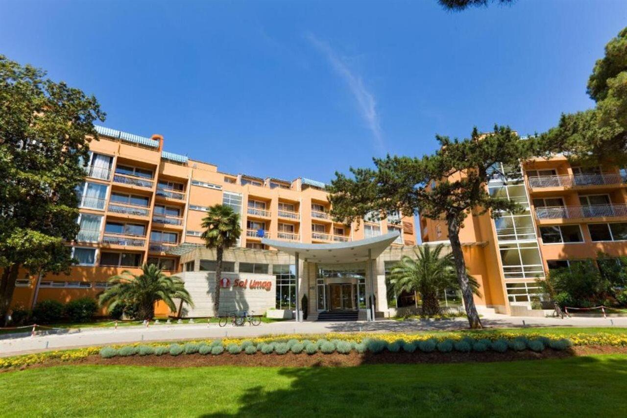 Hotel Umag Plava Laguna Buitenkant foto