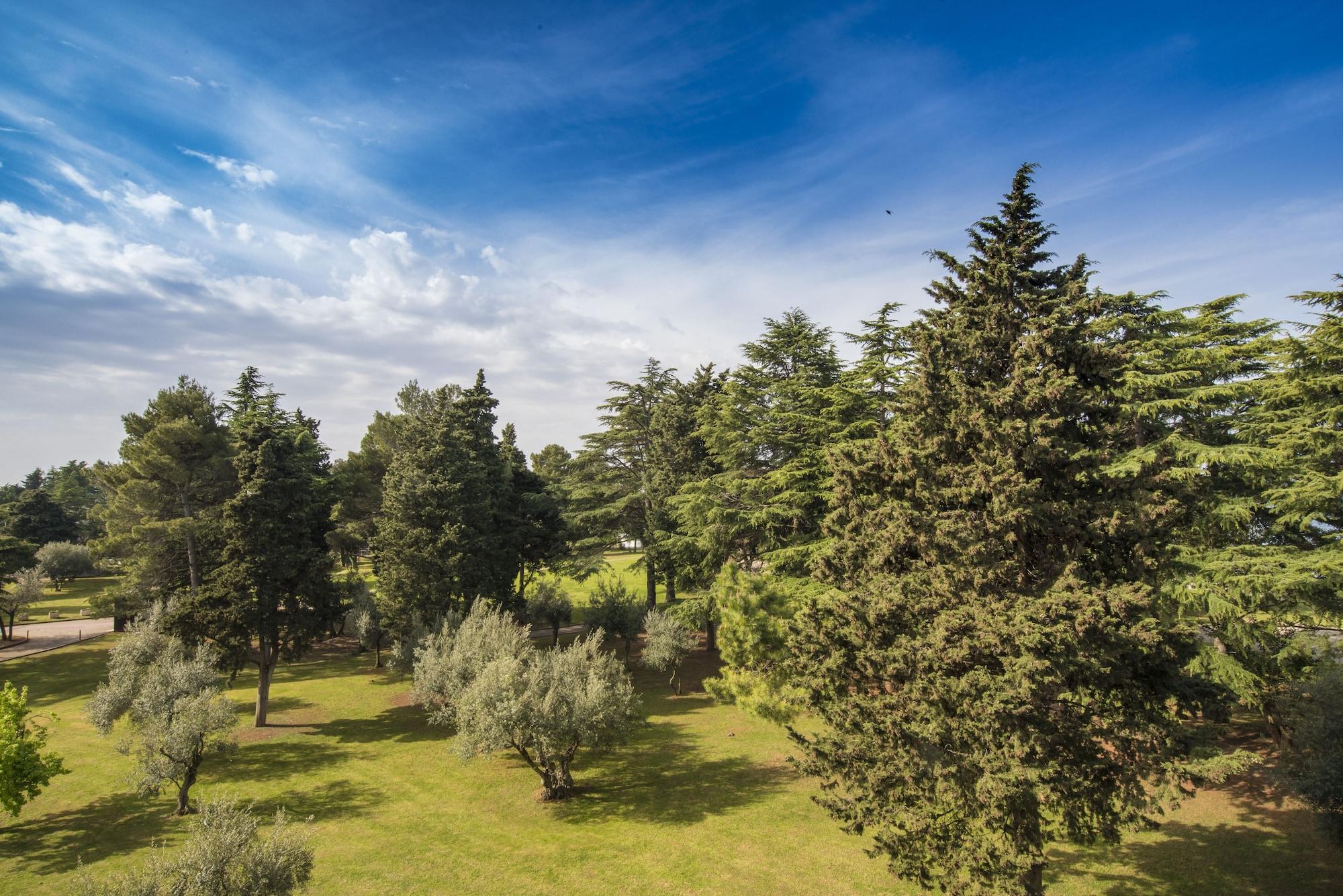 Hotel Umag Plava Laguna Buitenkant foto