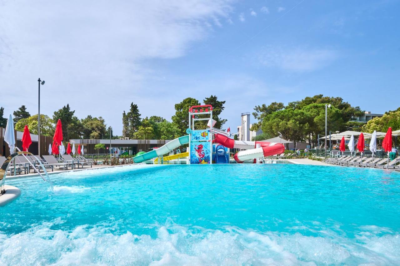 Hotel Umag Plava Laguna Buitenkant foto