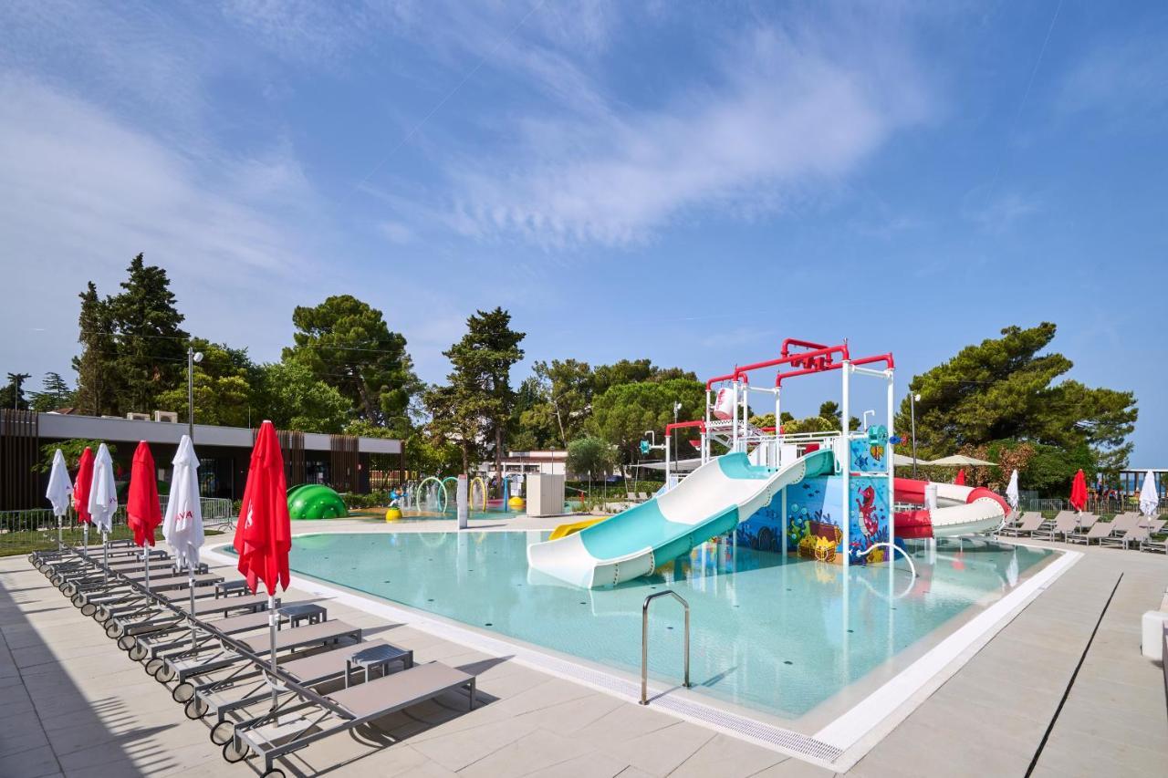 Hotel Umag Plava Laguna Buitenkant foto