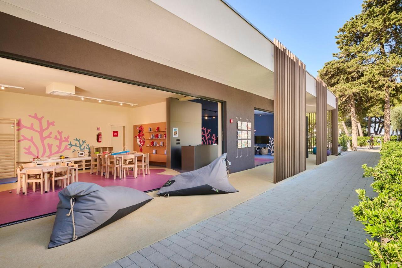Hotel Umag Plava Laguna Buitenkant foto