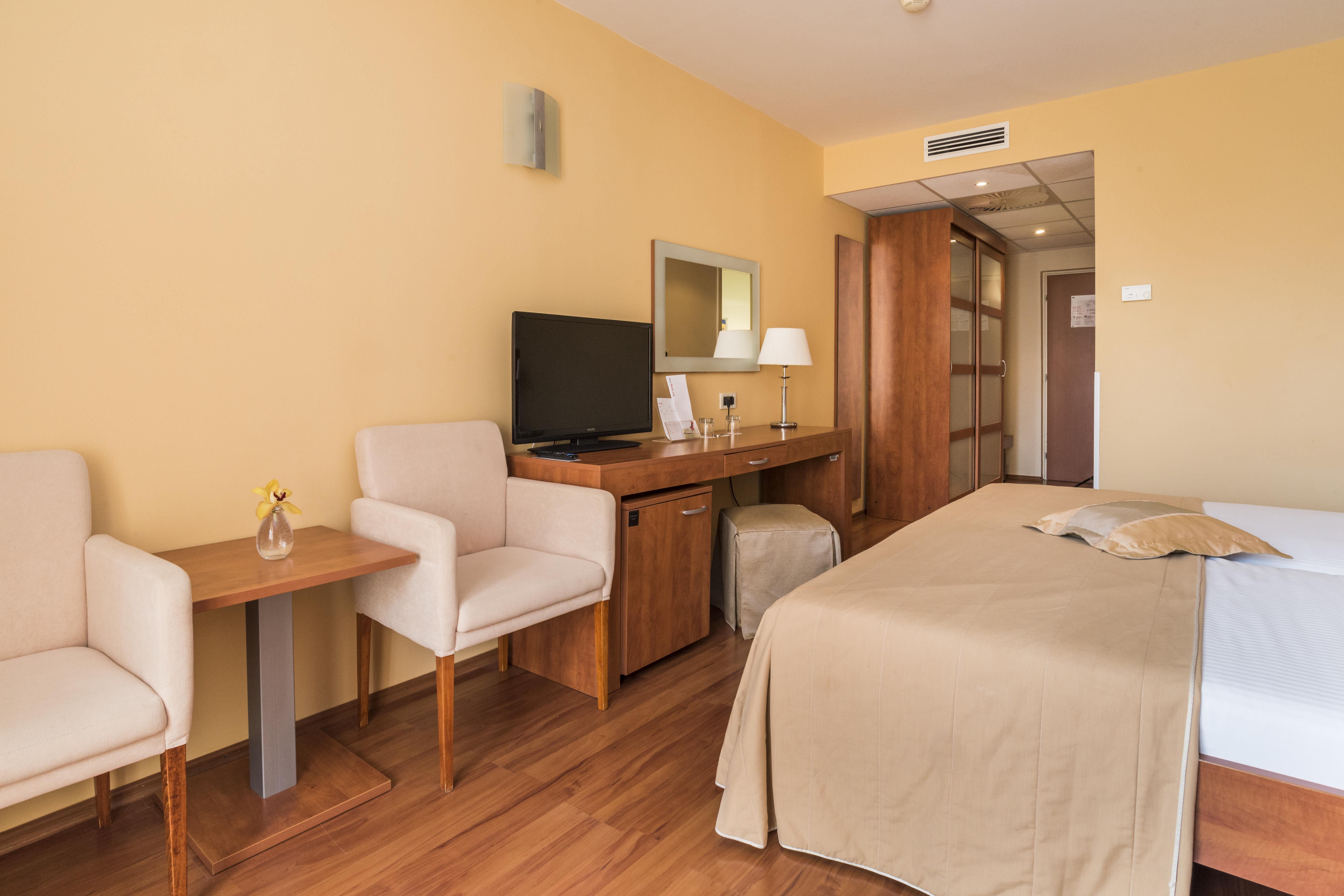 Hotel Umag Plava Laguna Buitenkant foto