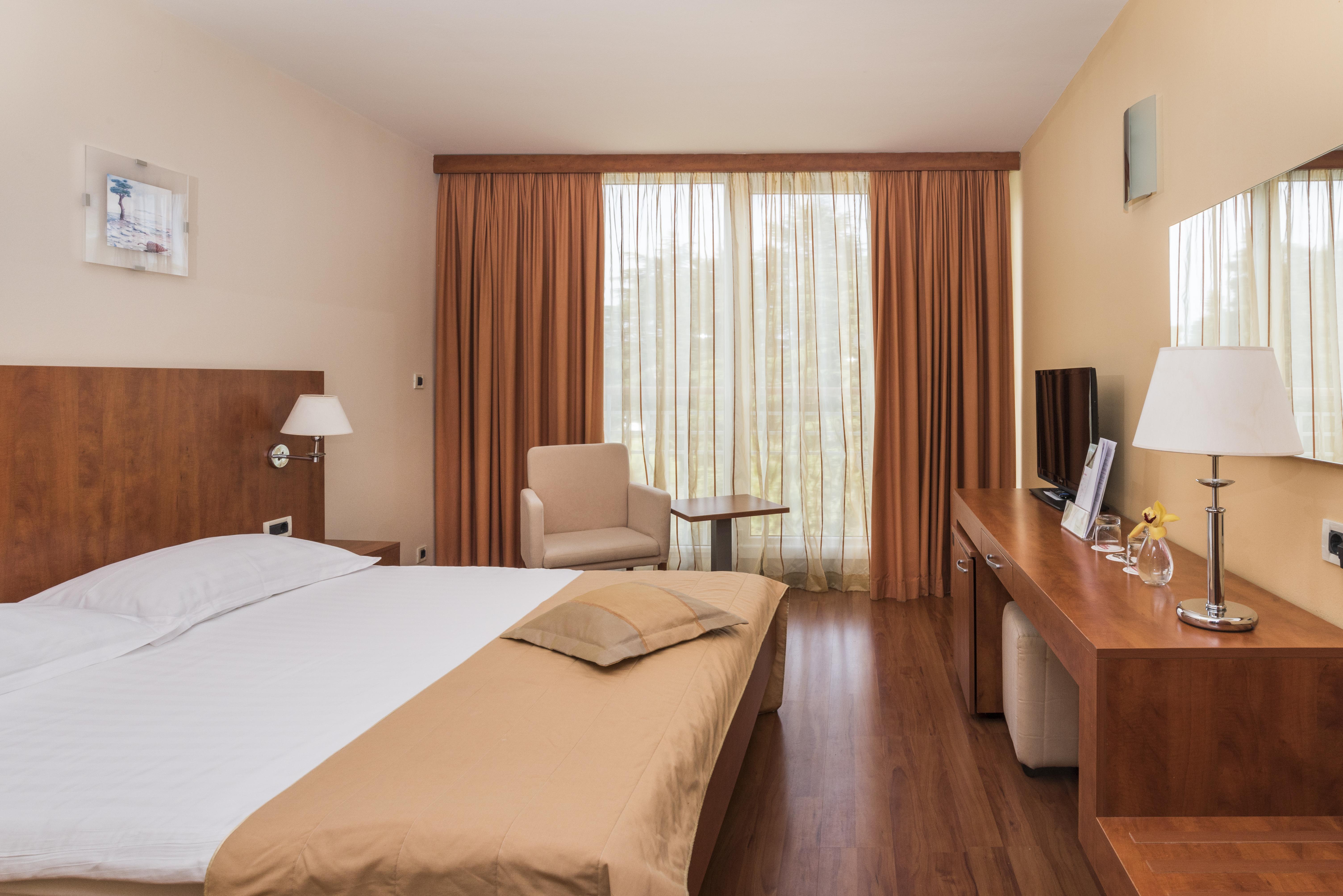 Hotel Umag Plava Laguna Buitenkant foto