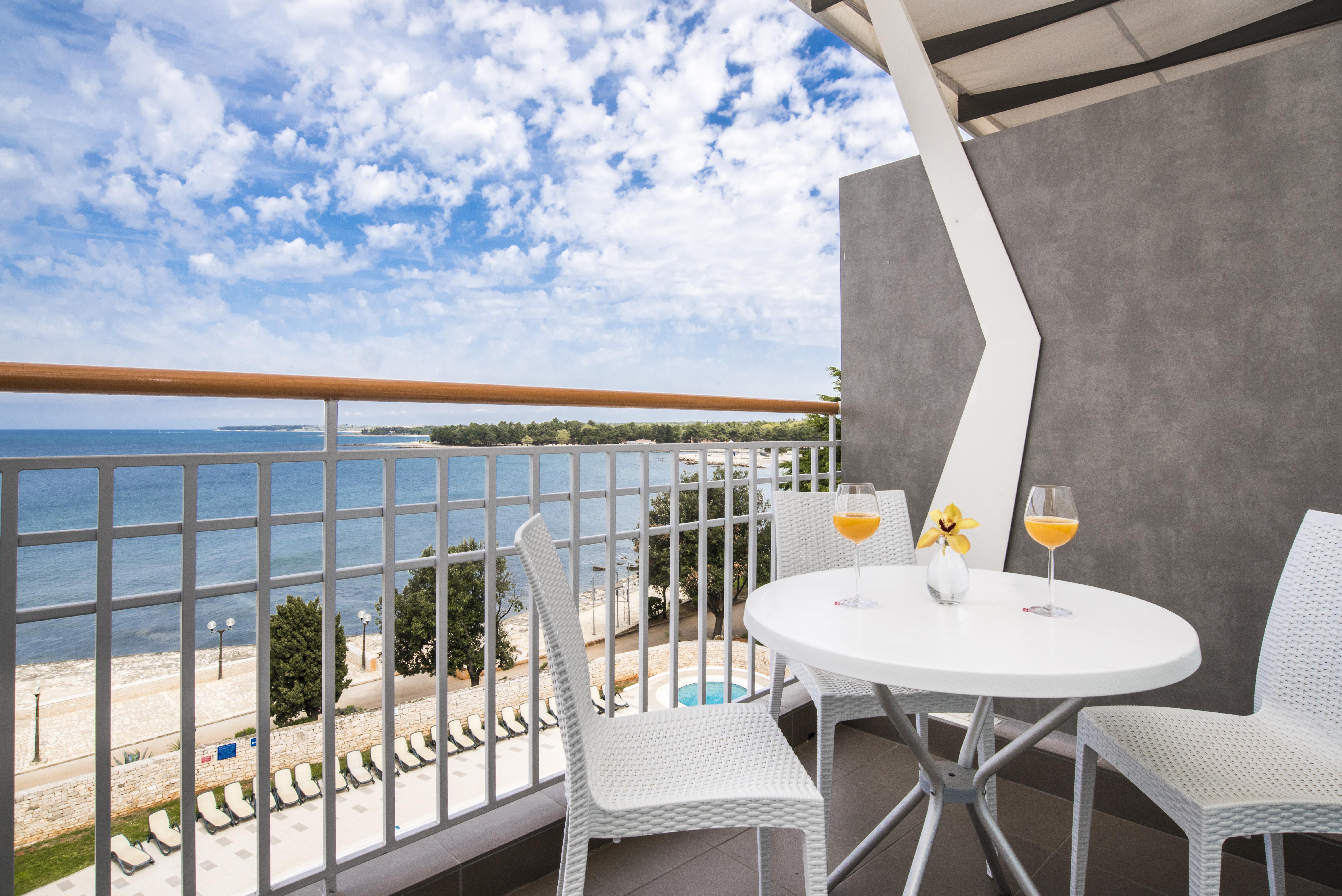 Hotel Umag Plava Laguna Buitenkant foto