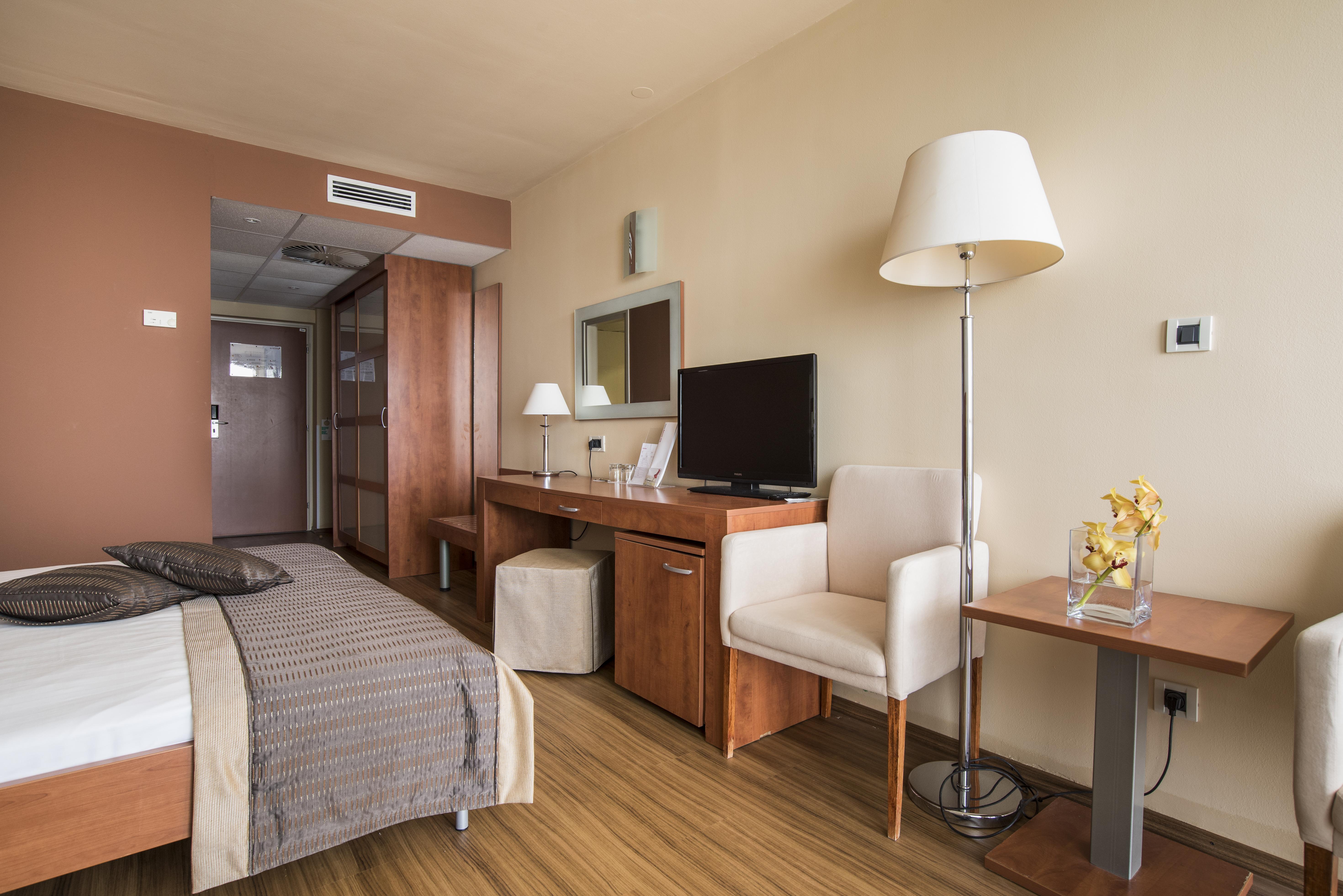 Hotel Umag Plava Laguna Buitenkant foto