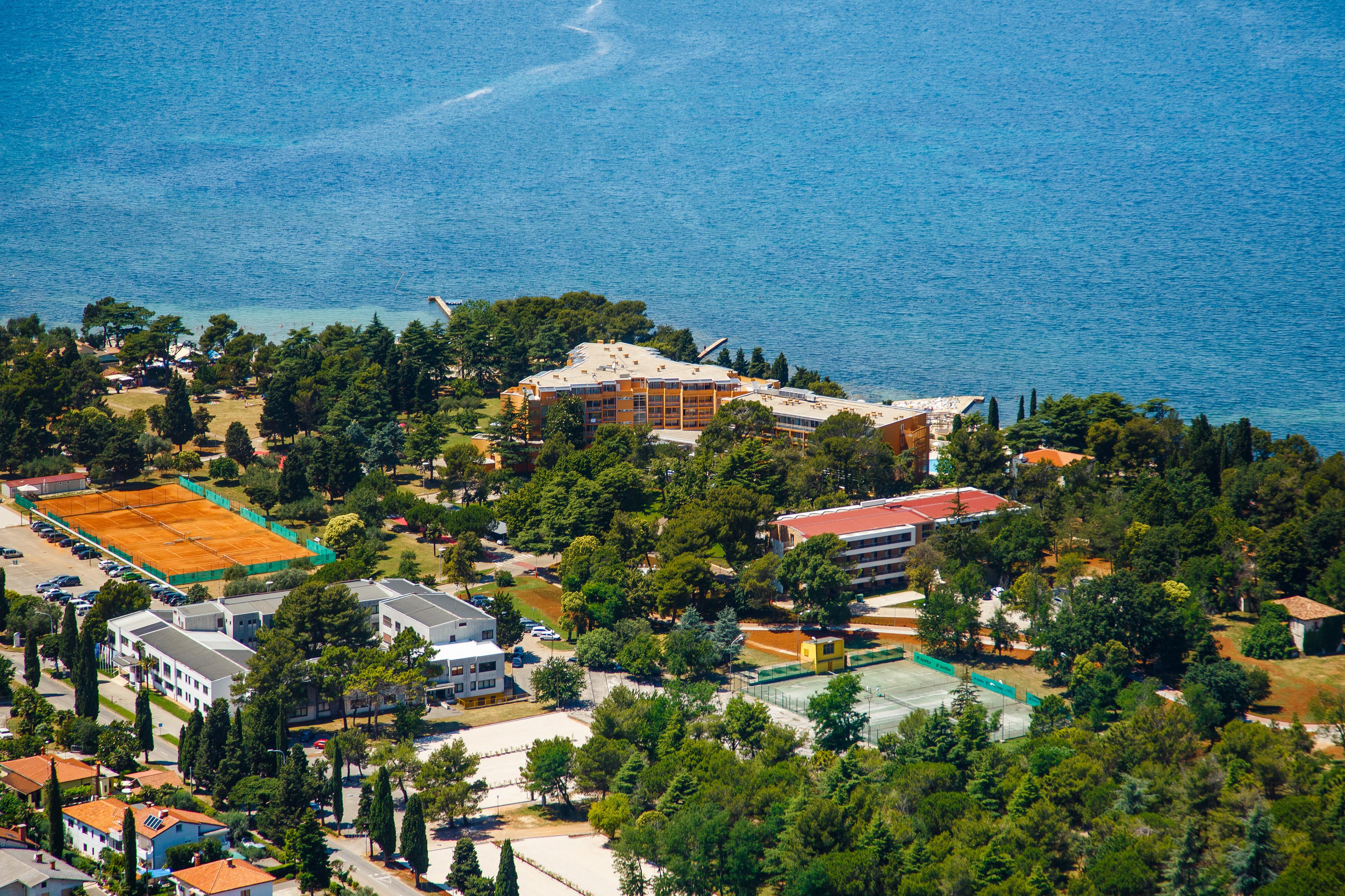 Hotel Umag Plava Laguna Buitenkant foto