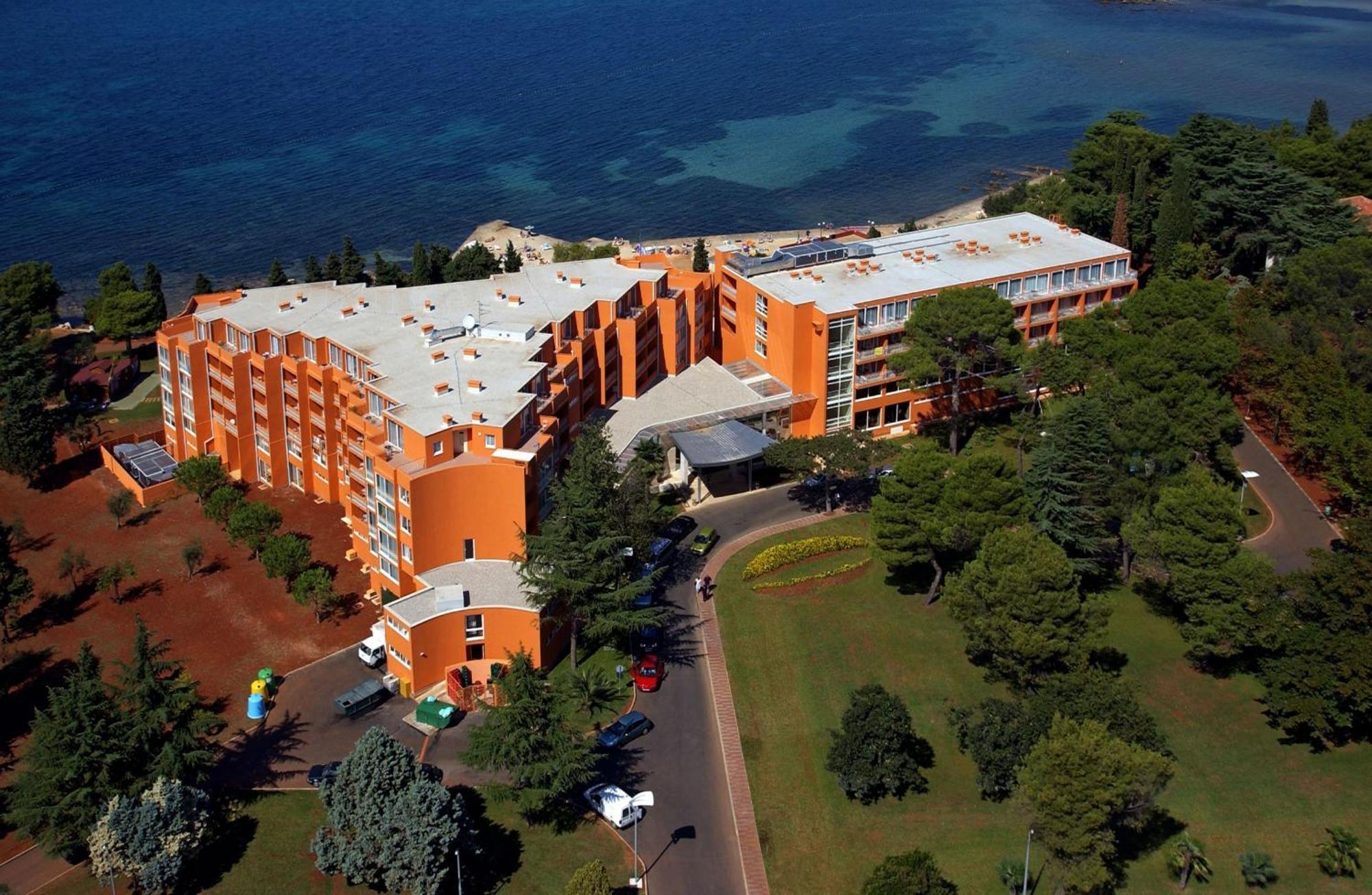 Hotel Umag Plava Laguna Buitenkant foto