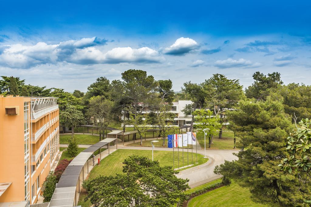 Hotel Umag Plava Laguna Buitenkant foto