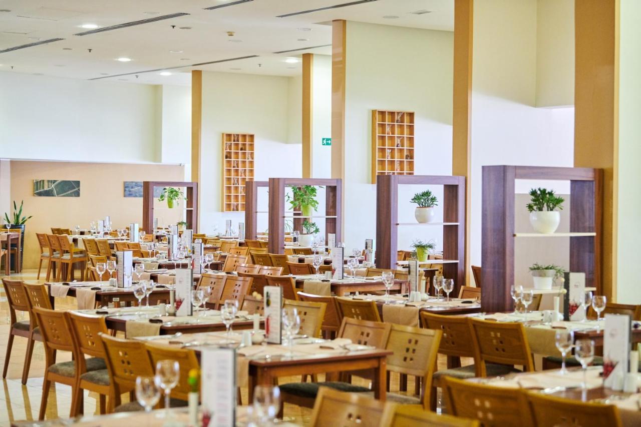 Hotel Umag Plava Laguna Buitenkant foto