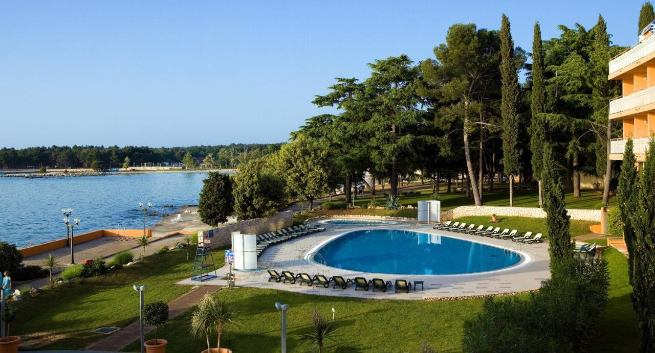 Hotel Umag Plava Laguna Buitenkant foto